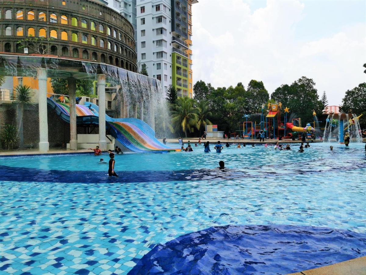 B - Lagoon Water Themepark Suite Melaka Town エクステリア 写真