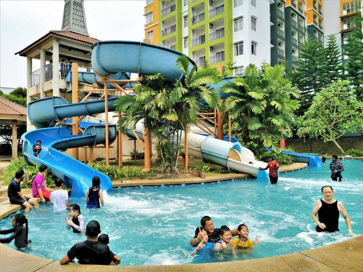 B - Lagoon Water Themepark Suite Melaka Town エクステリア 写真