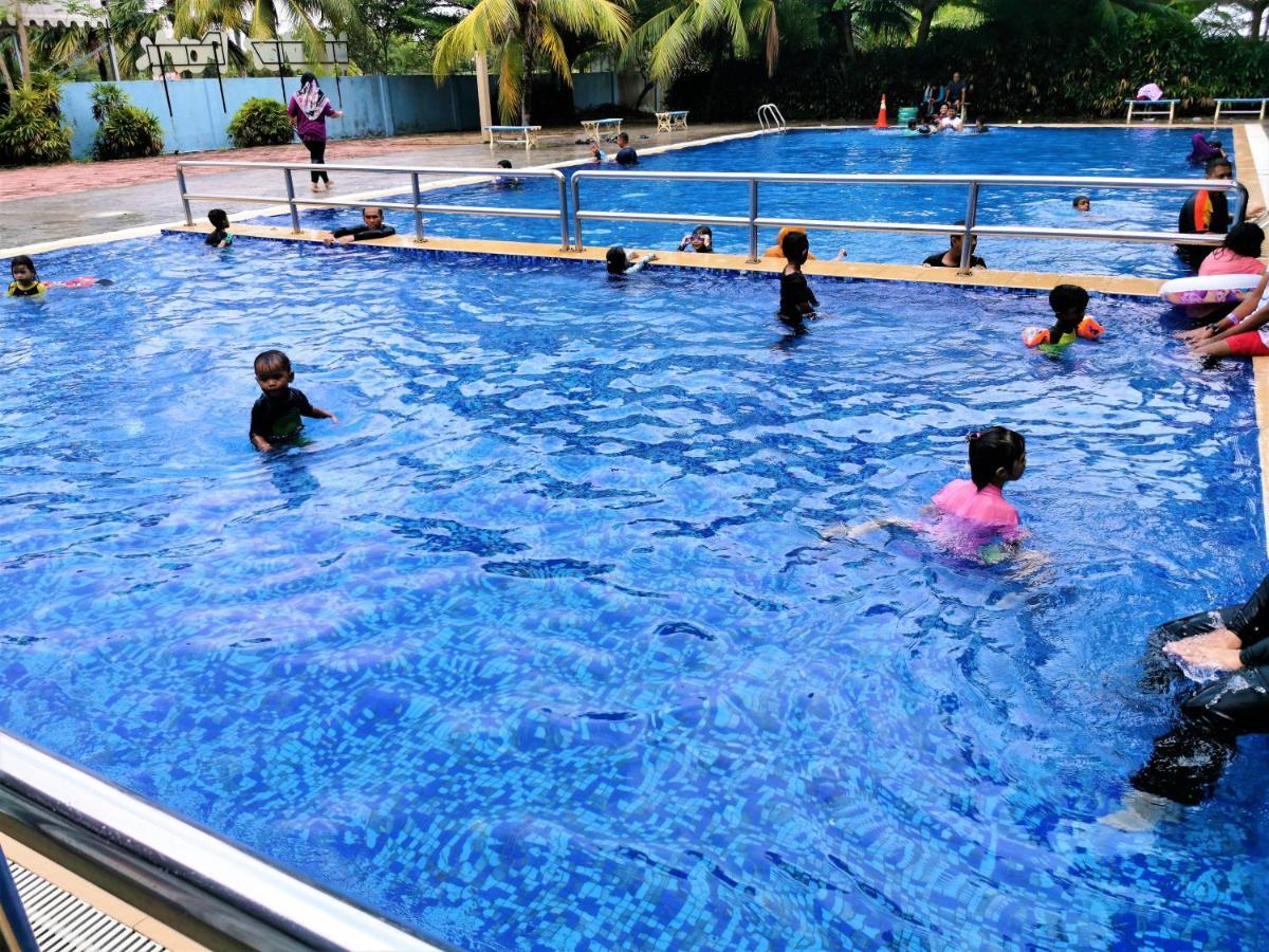 B - Lagoon Water Themepark Suite Melaka Town エクステリア 写真