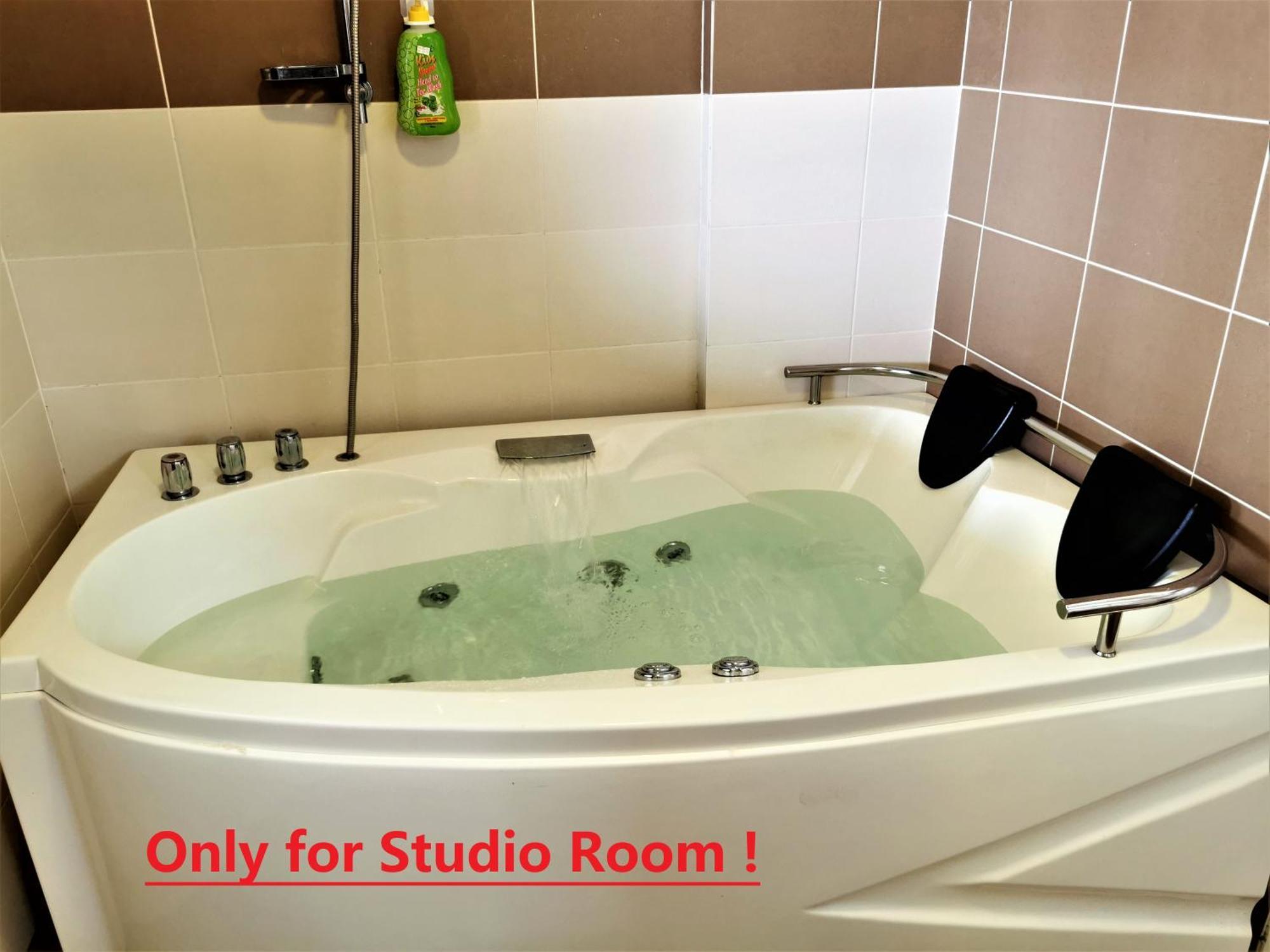 B - Lagoon Water Themepark Suite Melaka Town エクステリア 写真