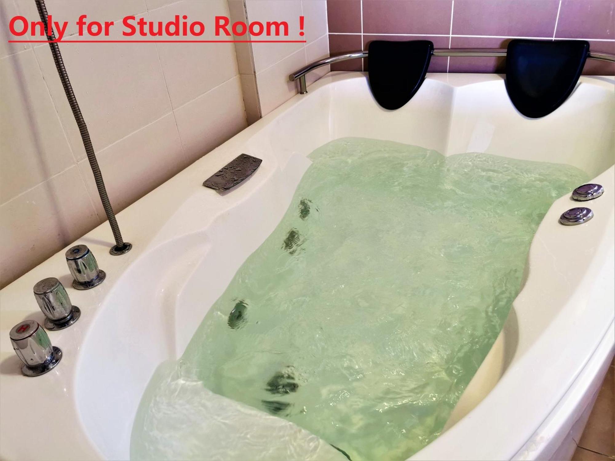 B - Lagoon Water Themepark Suite Melaka Town エクステリア 写真